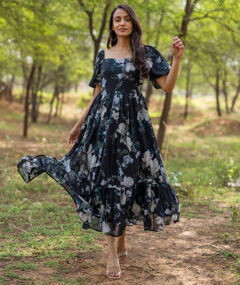 CLASSIC BLACK GEORGETTE FLORAL MAXI